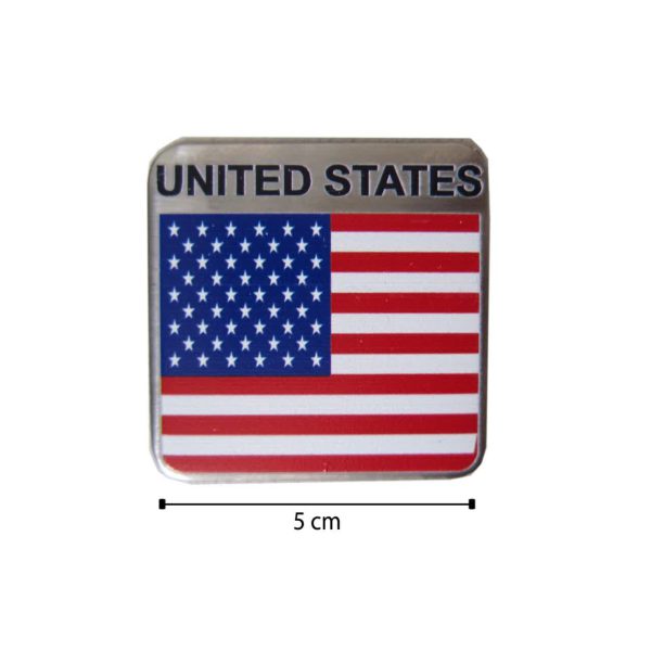 آرم مربعی جلو پنجره طرح پرچم آمریکا